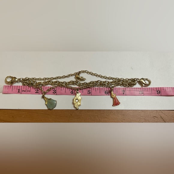 Kids charms bracelet Cinderella and Aurora, shoe and crown 8 1/2 inch bracelet - Picture 3 of 4